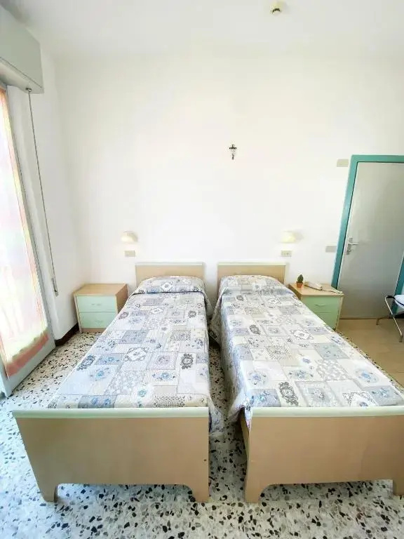 Standard Double room (twin beds)