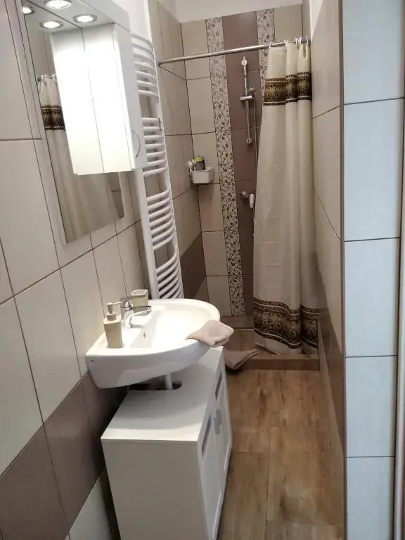 Esze Vendegszoba