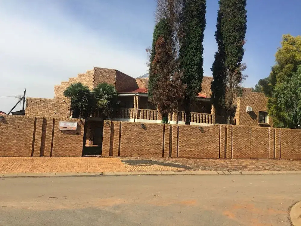 Lapeng Village