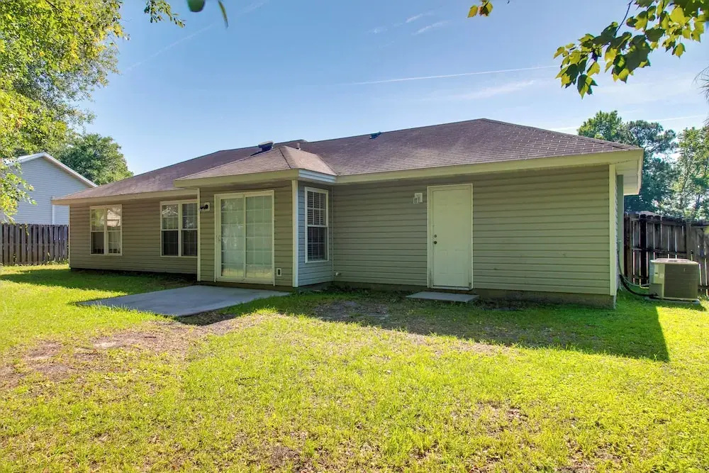 Cozy Brunswick Home: 13 Mi to St Simons Island!