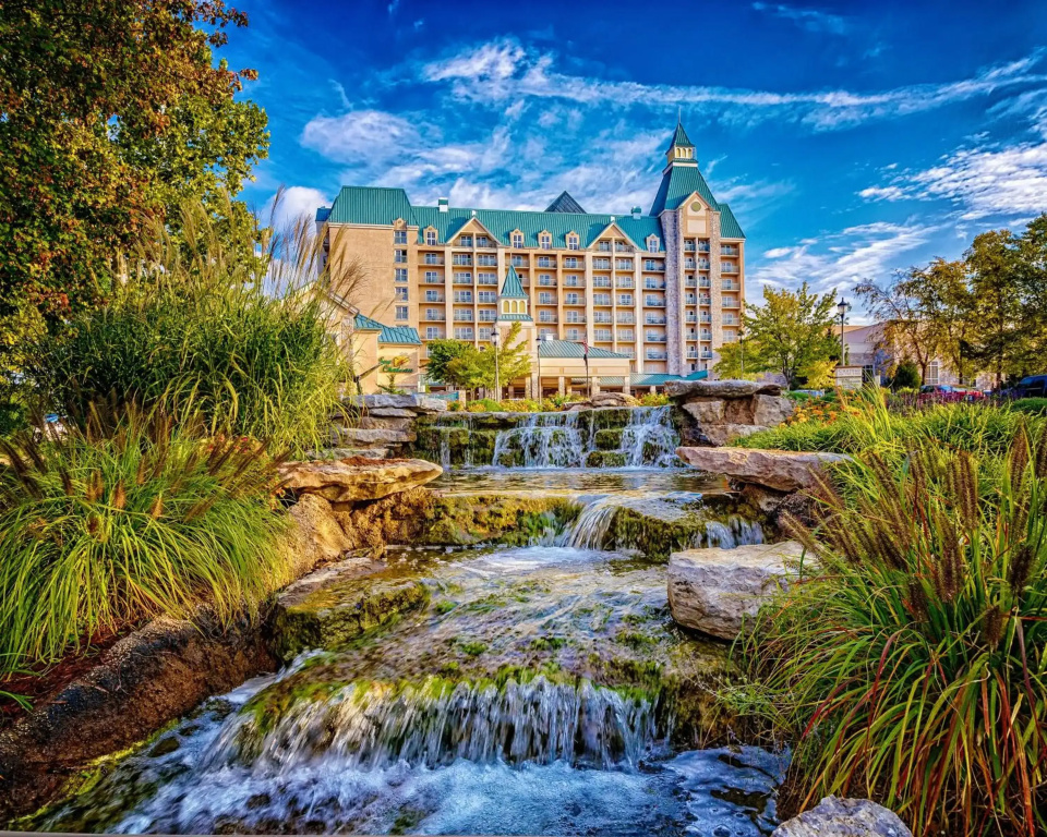 Chateau On The Lake Resort Spa and Convention Center - фото 34