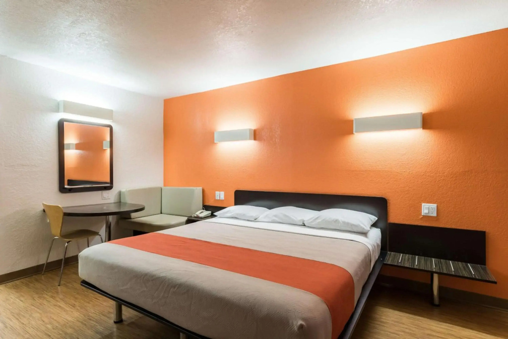Motel 6 Uvalde, TX - фото 3