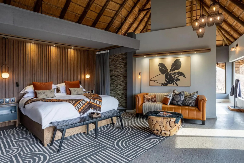 Tuningi Safari Lodge