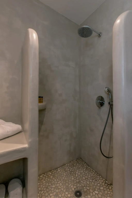 Deluxe Triple room with partial sea view