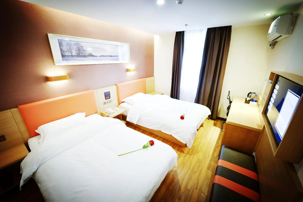 7 Days Premium Chongqing Tongliang Square