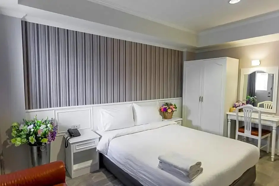 Deluxe Double room (full double bed)