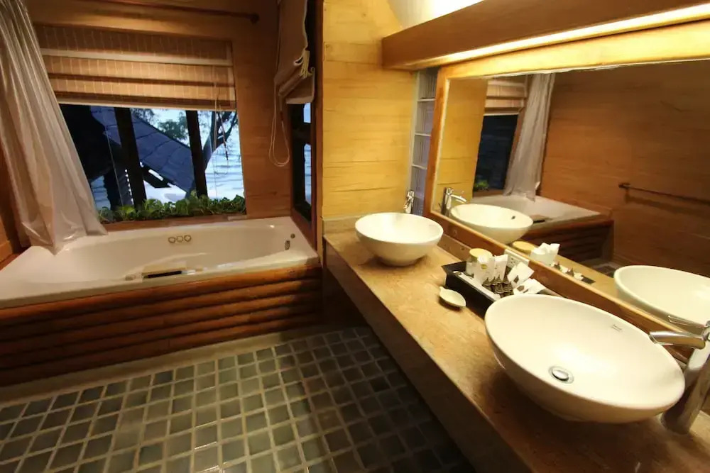 Вилла c 1 комнатой с балконом и рядом с пляжем в Sunset Park Resort and Spa