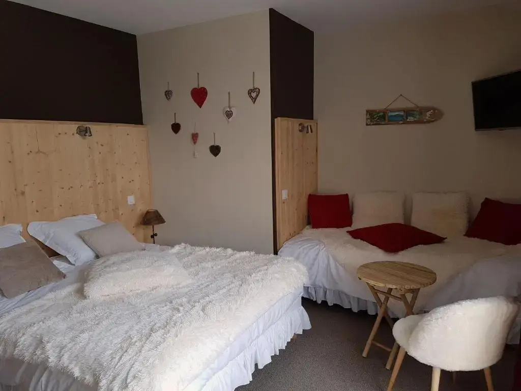 Standard Double room with balcony (full double bed)