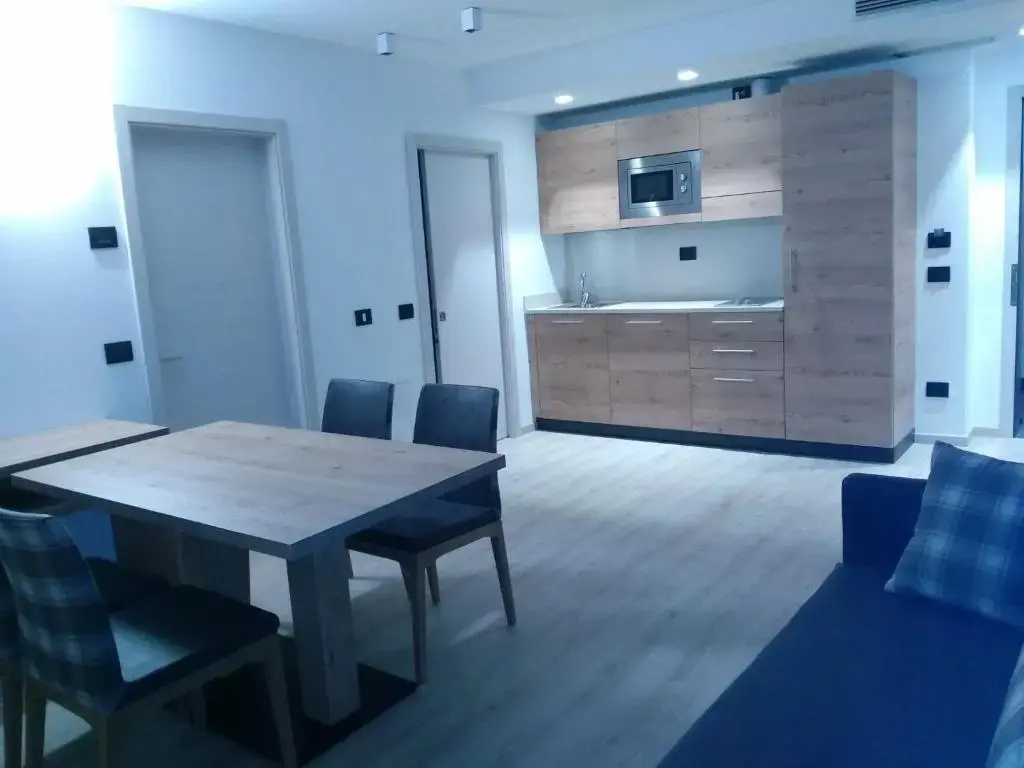 Standard Double room with balcony (full double bed)