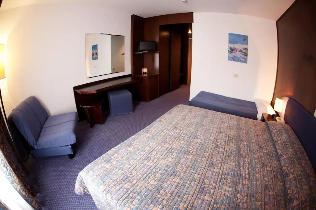 Standard Quadruple room