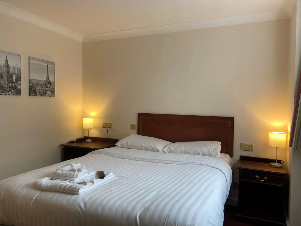 Standard Double room (full double bed)