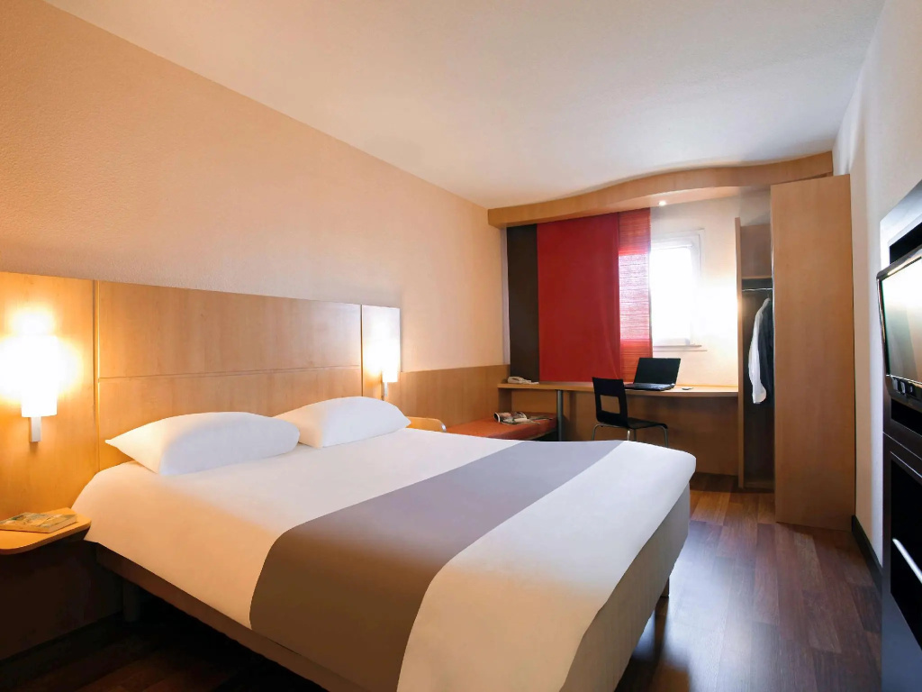 Standard Double room (full double bed)
