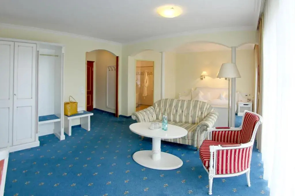 Deluxe Double room (full double bed)
