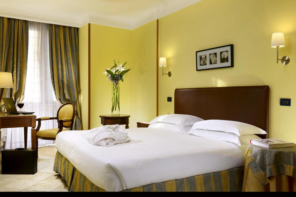 Отель Hotel Tuscolana в Риме