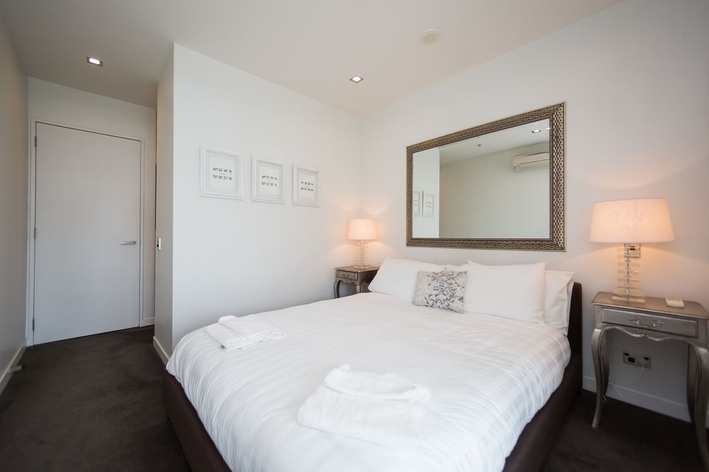 Waterfront Three Bedroom Apartment in Auckland