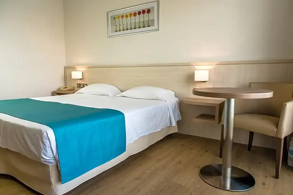 Cynthiana Beach Hotel - Chambres