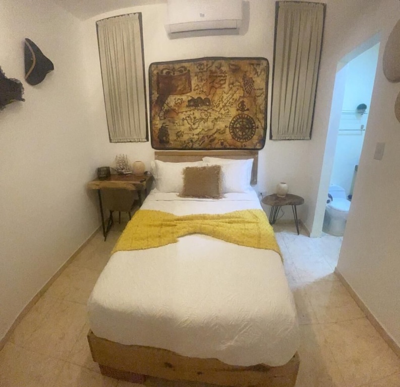 Studio 27 Colonial — 2