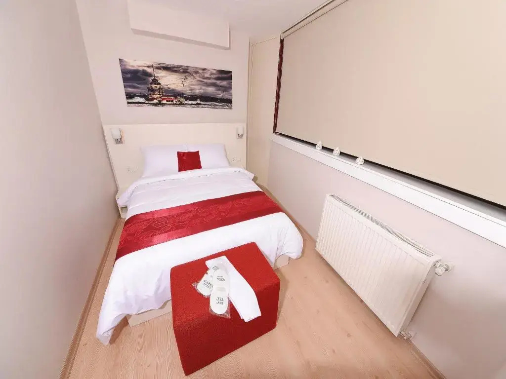 Deluxe Double Suite (full double bed)