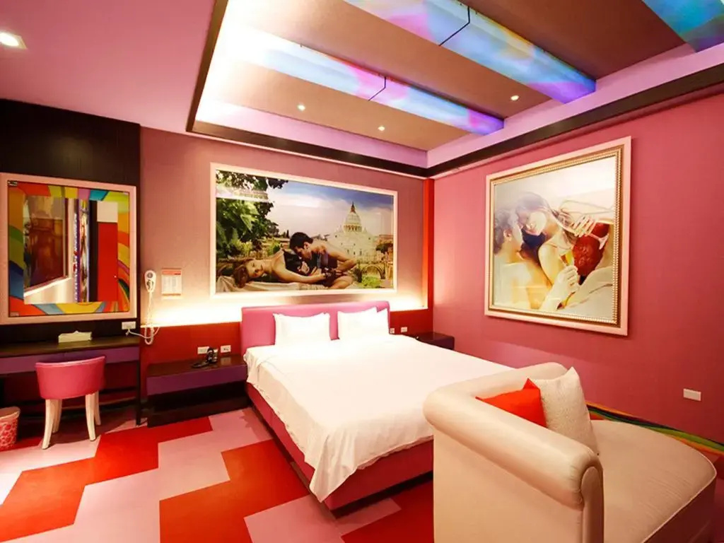 Deluxe Double room (full double bed)