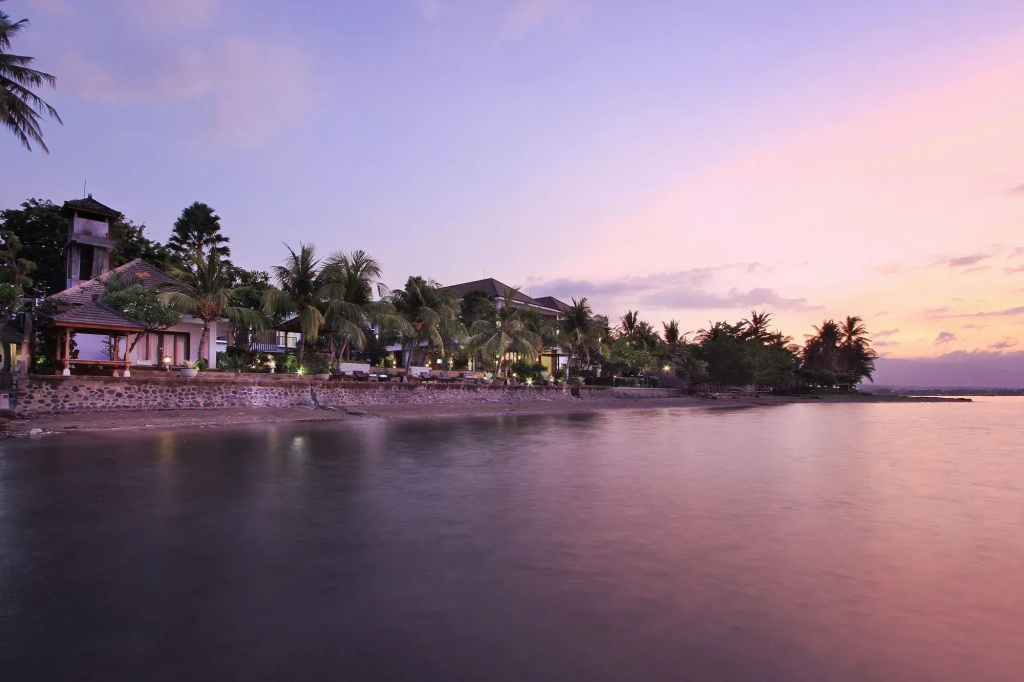 Beach & Waterfront