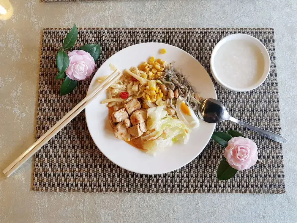 Food & Beverage