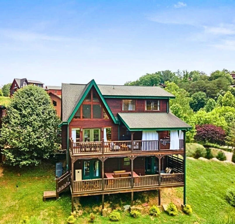 NEW Lux 4 BR Pigeon Forge Dollywood Hot Tub