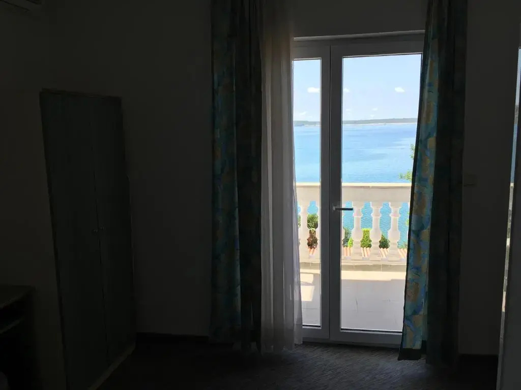 Standard Double room with balcony and with sea view (full double bed)