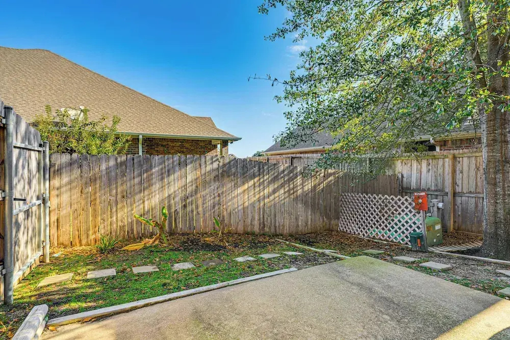 6 Mi to Texas A&m: Home w/ Pool Access