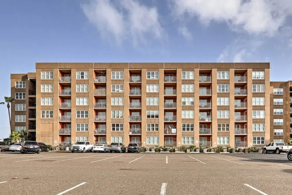 Steps to Beach: Beach Haven w/ Shared Amenities