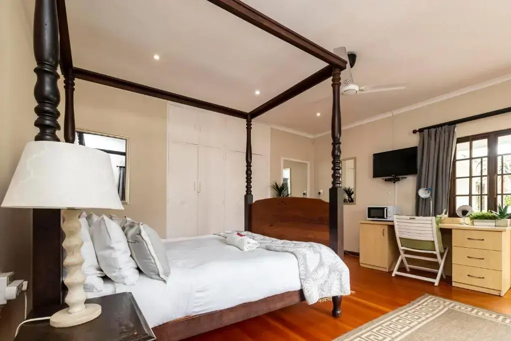 Standard Double room with garden view (full double bed)