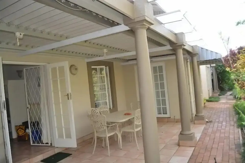 3 Bedrooms Apartment