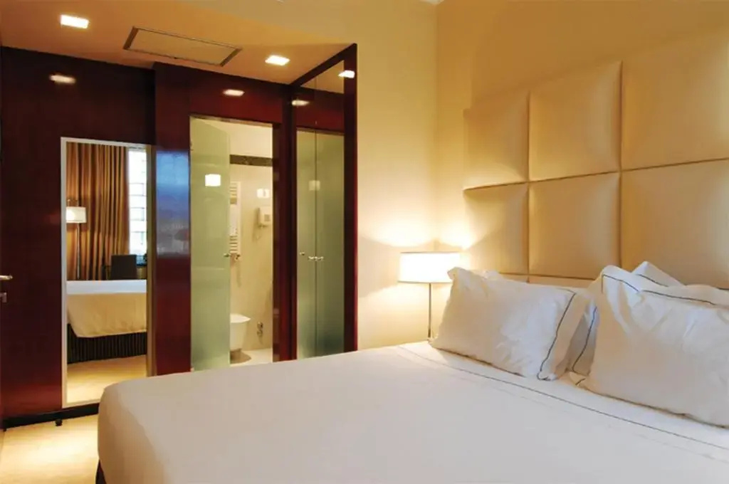 Classic Double room (full double bed)