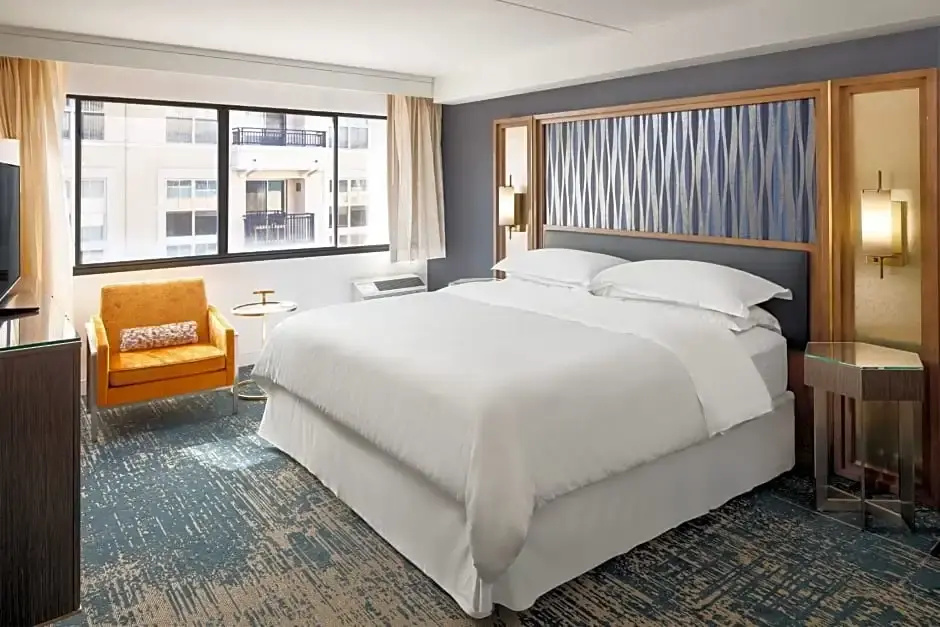 Suite with balcony