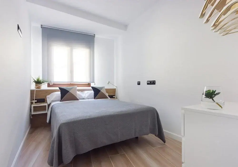 2 Bedrooms Apartment with city view