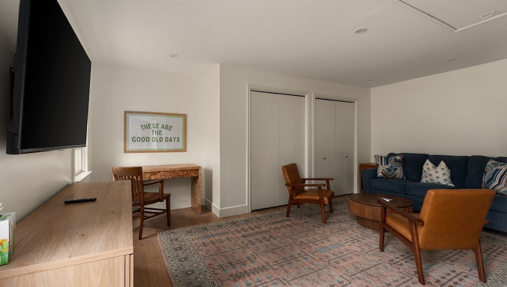 Olive St — 5