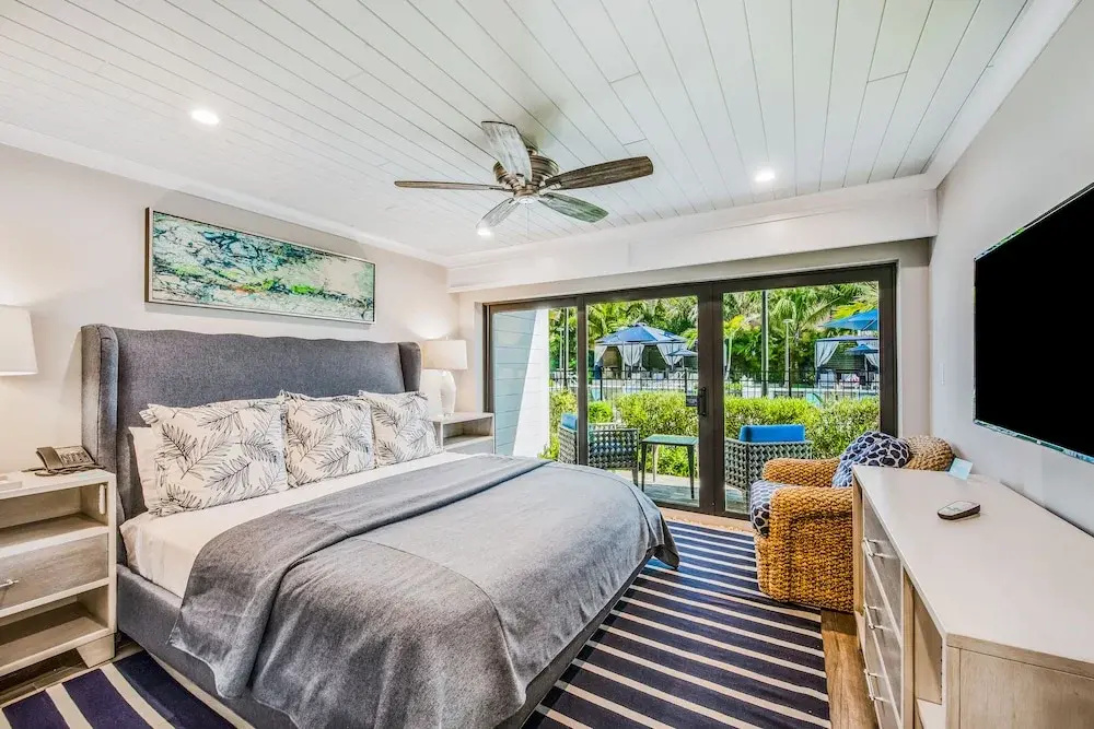 1 Bedroom Double Suite with pool view (full double bed)