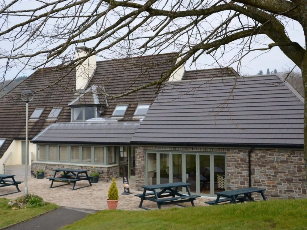 Neuadd Henllan