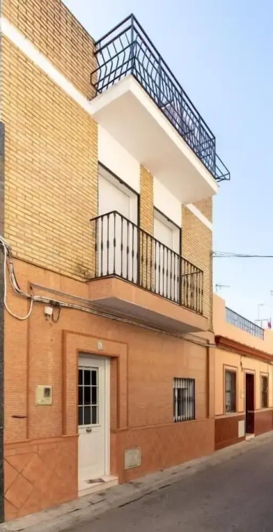 Tinto Townhouse