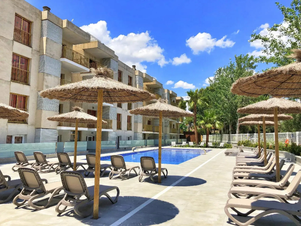 Apartamentos Pins Marina 24