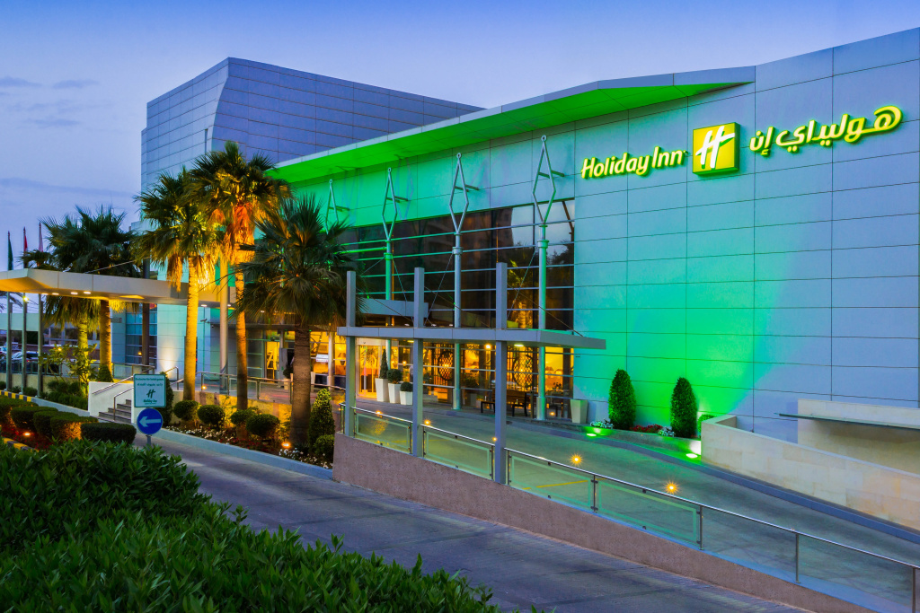 Holiday Inn Suites Kuwait Salmiya