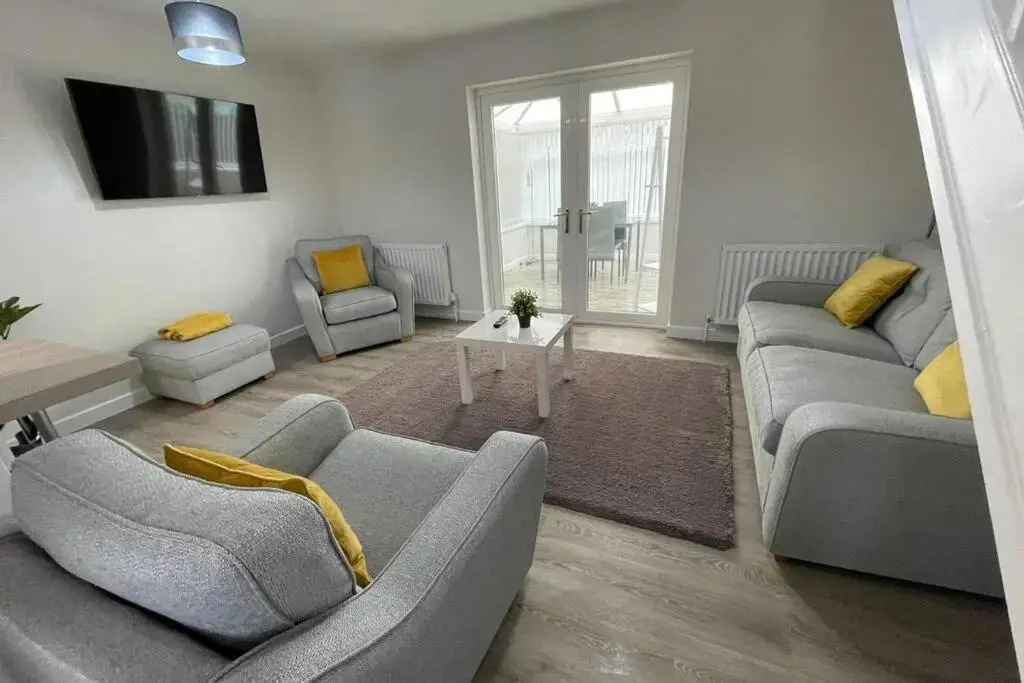 2 Bedrooms Cottage