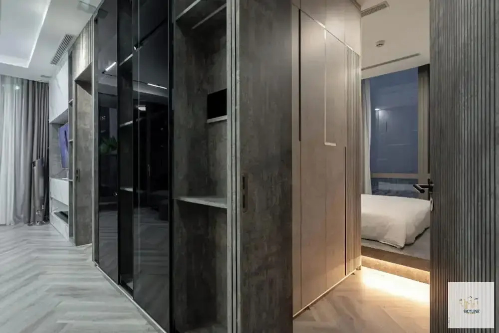 Lobby & Reception
