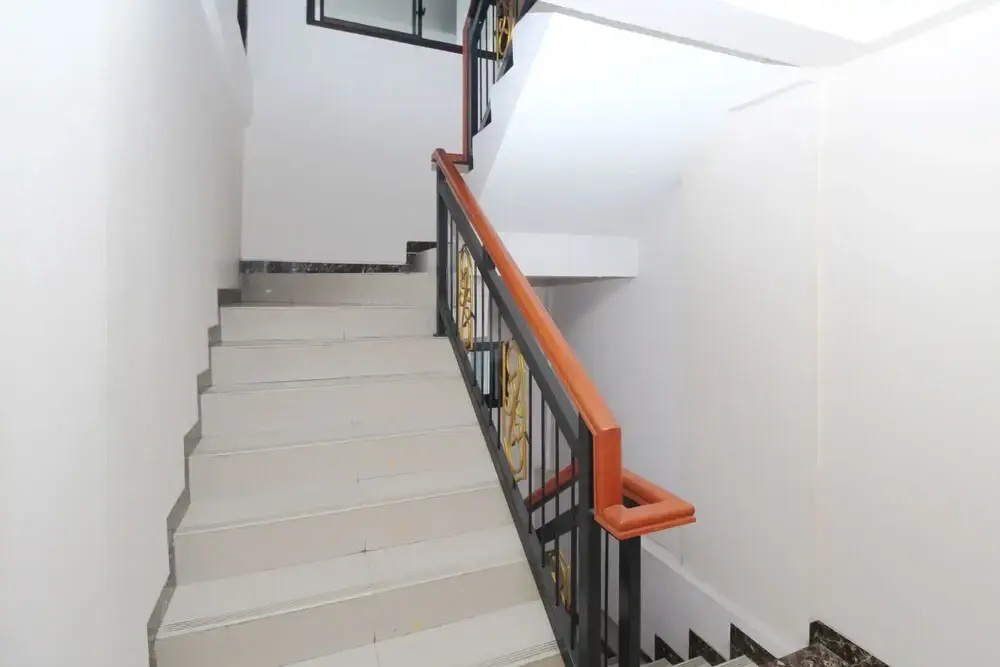 Airy Bintaro Sektor Tujuh Unta Raya 19 Tangerang Selatan - фото 12