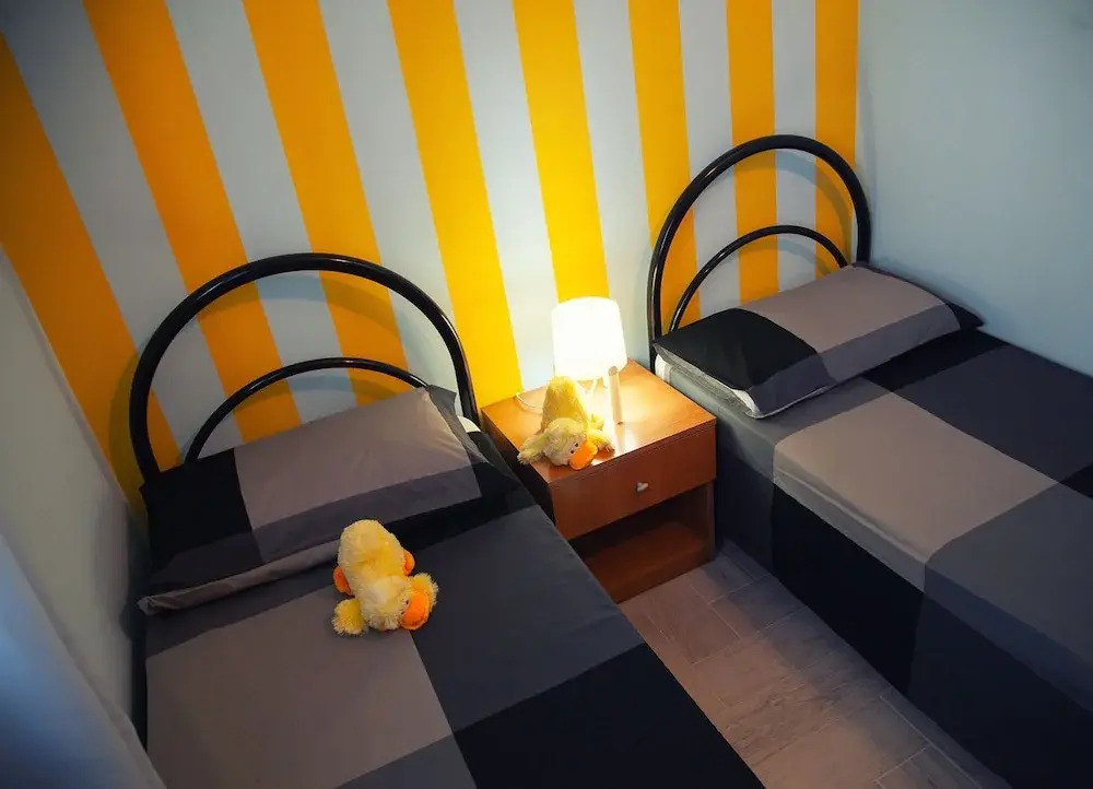 gallery_image_hidden_4