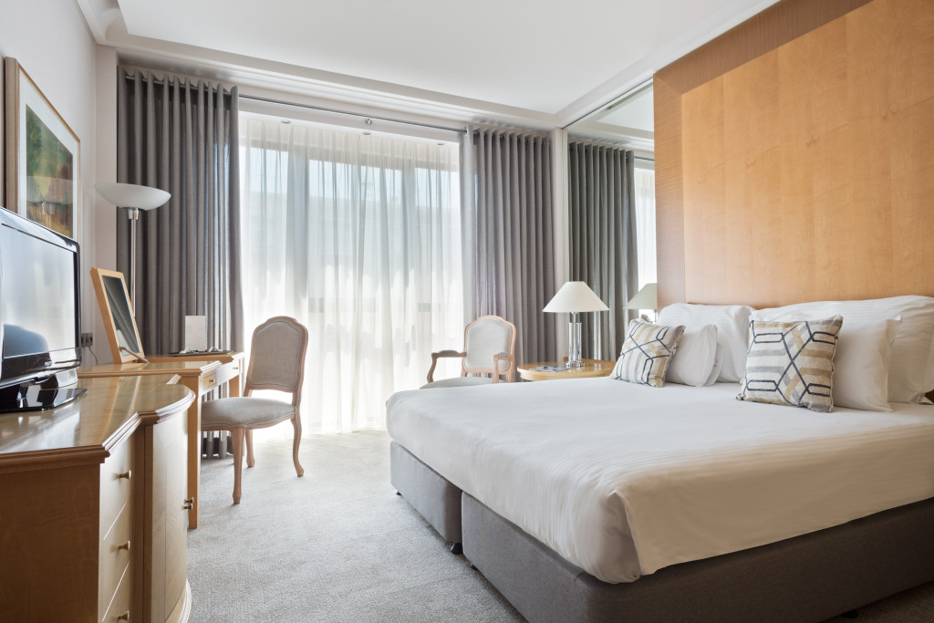 Melia Athens 4 *
