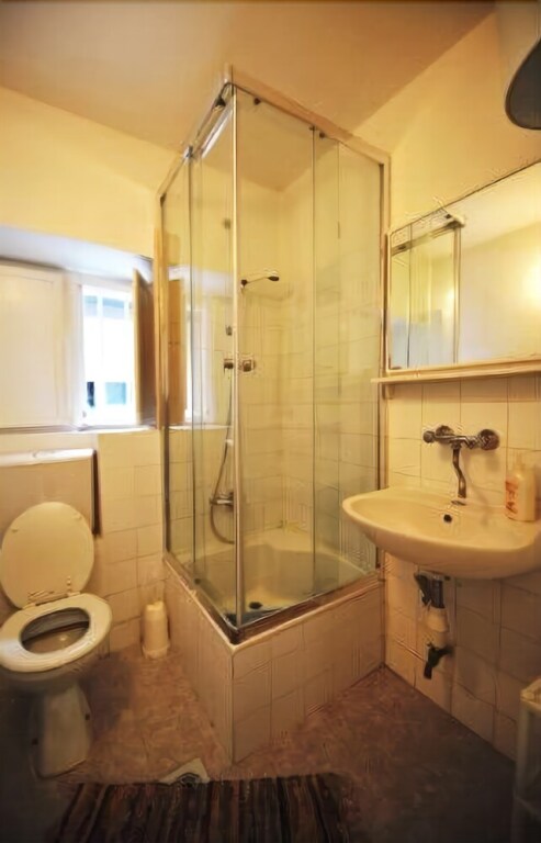 gallery_image_hidden_7