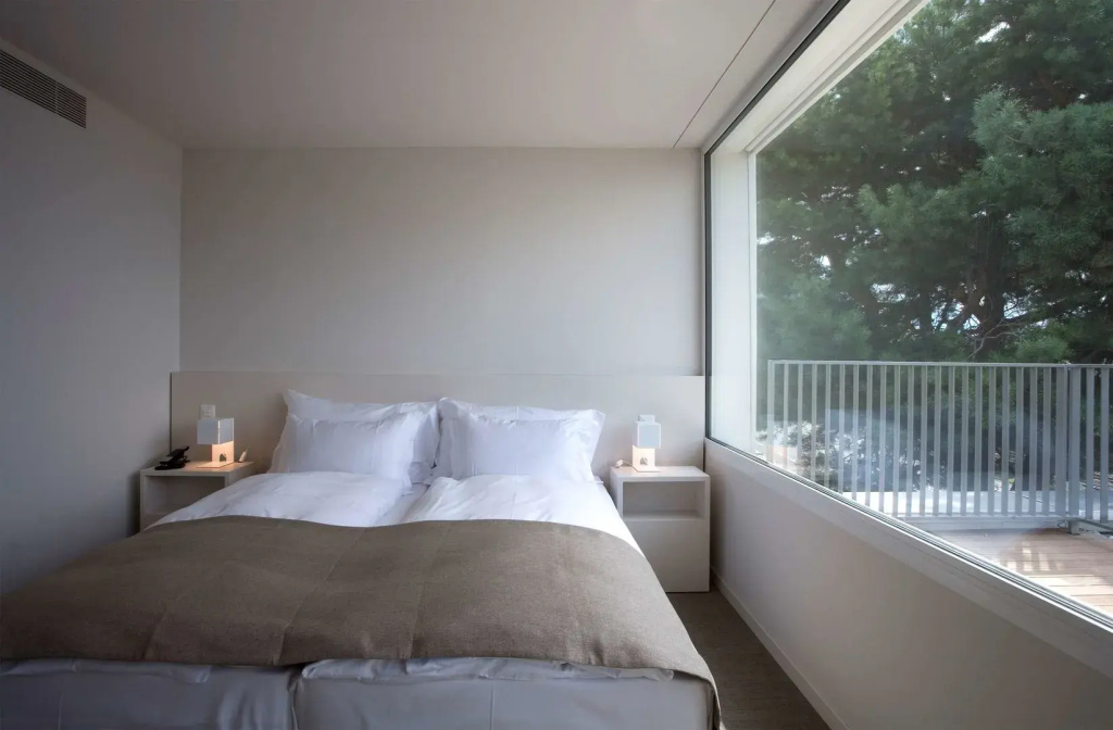 Balcony & Terrace