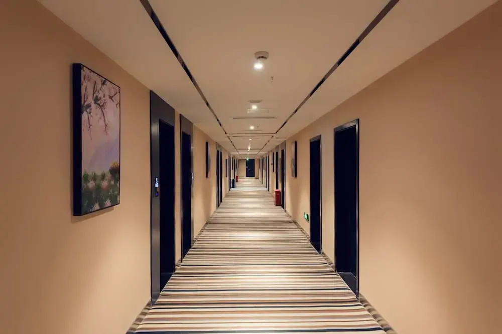 Lobby & Reception