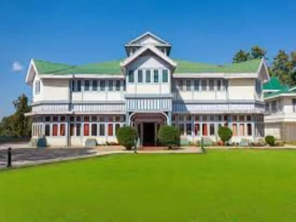 Adb Rooms The Oak Tree House