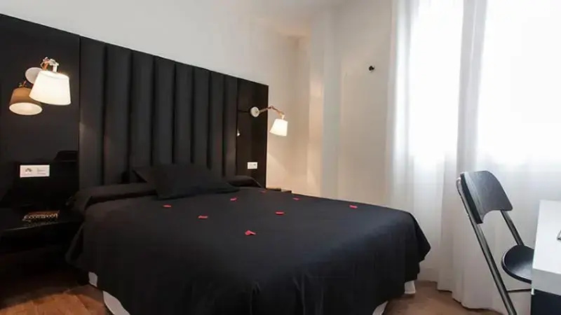 Picasso Suites Malaga - Chambres